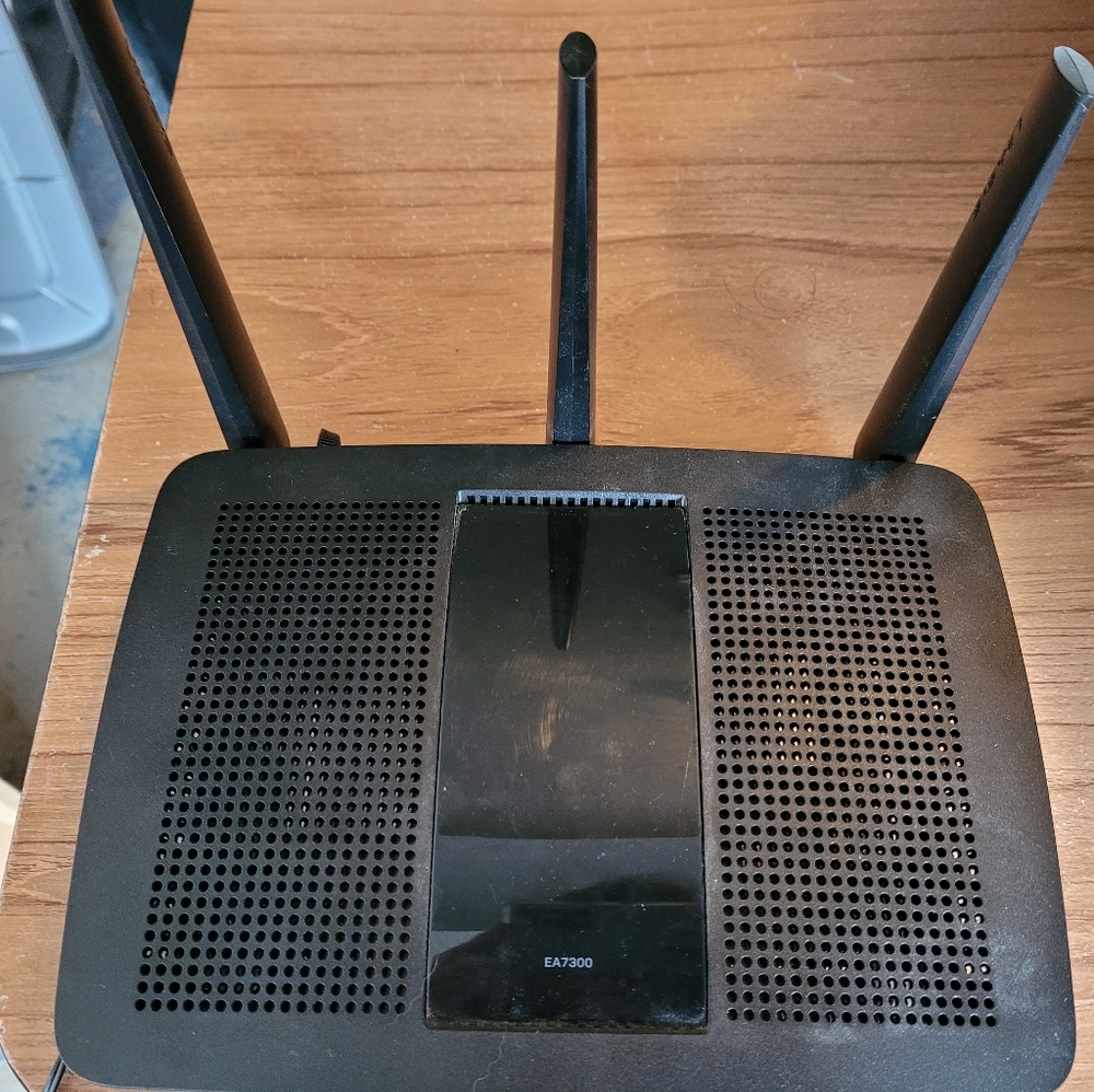Linksys EA7300